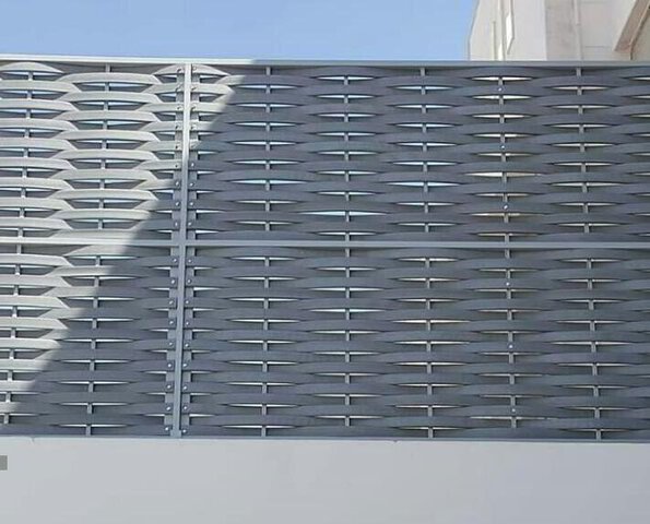 ورشة حداده الرياض. بل افضل ورشة حدادة في الرياض. ورشة السيوف لجميع اعمال الحدادة. ابواب سحاب ,ابواب ليز ,ابواب كهرباء ,دربزينات ,شبابيك ,برجولات ،سواتر 
